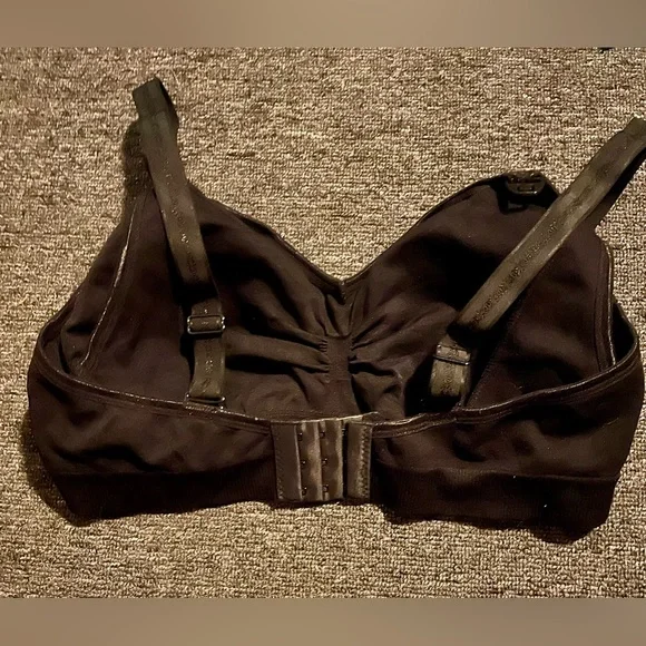 Lot of 3 nursing bras size xl  they’ve been laundered and that’s it. Unused. - Picture 7 of 10